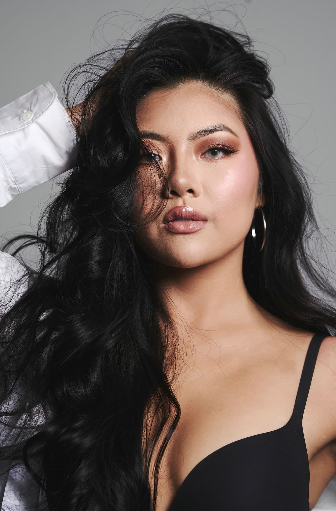 Vivian True, SAG-AFTRA actress based in Los Angeles — editorial colour portrait